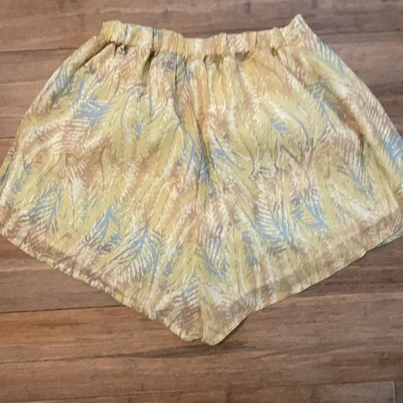 Pink Ripple Short Set! - Picture 7 of 10